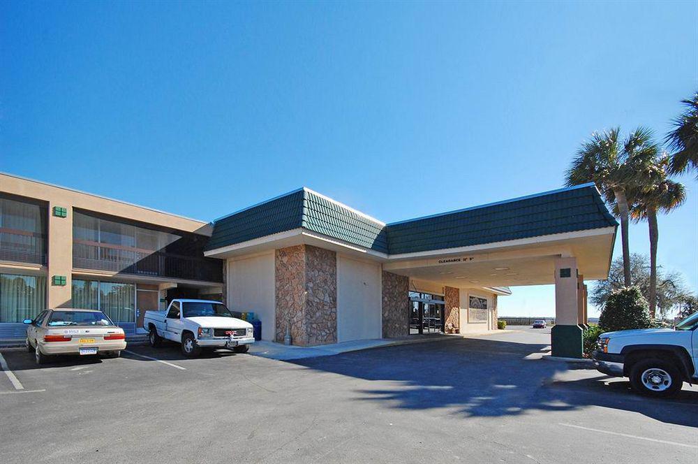Quality Inn And Suites Palatka Riverfront Exterior photo